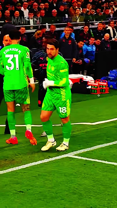 WHEN EDERSON BEING SUBBED OFF……🥶😡#football #premierleague #mancity #shorts #angry #sad #champion