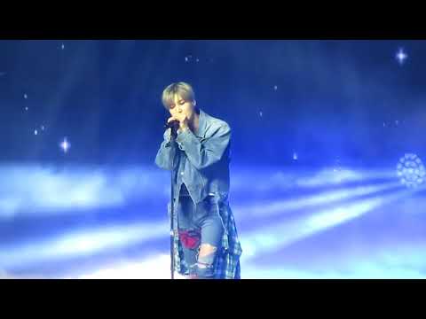 180323 SHINee Taemin singing Despacito at the Music Bank in Chile #태민 #샤이니 #taemin