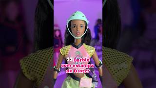 Por que essa Barbie de 2000 tem uma Bratz estampada na roupa? 👀✨ #barbie