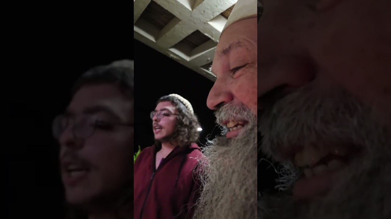 מעוז צור ישועתי במנגינה אבא ניהיתי דוס של עדי רן הרב יהודה חייק ובניו לכבוד השם יתברך צפו