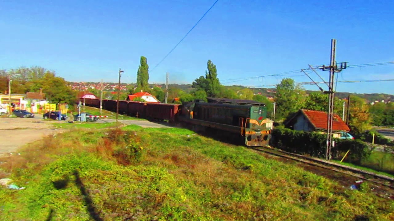 661-247 sa teretnim za luku Bar