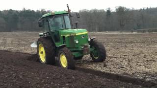 John Deere 4240 Ploughing