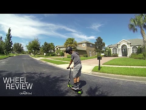 Vídeo: Por quanto tempo você carrega uma scooter elétrica Razor?
