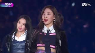 [MAMA 2017 in Japan] TWICE FULL Performance (Intro   TT   Signal   Likey)