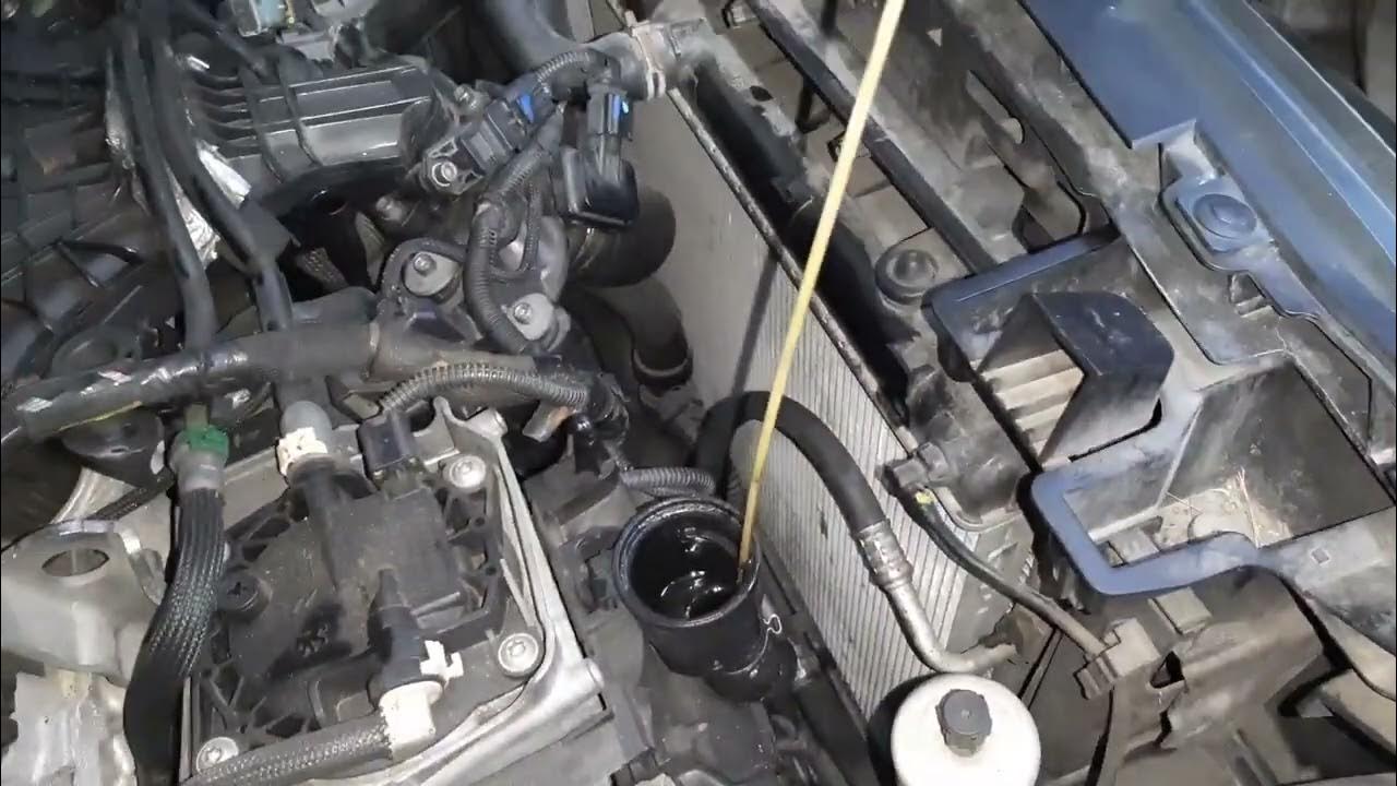 Do you know this TRICK to pour the oil into the engine without STAINING, using the DIPSTICK