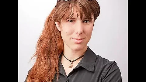 Alyce Bender - The Magic of Macro, Focusing on the...