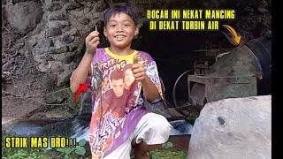 Mancing di parit kecil sehabis hujan||ternyata ada juga ikan nya!!