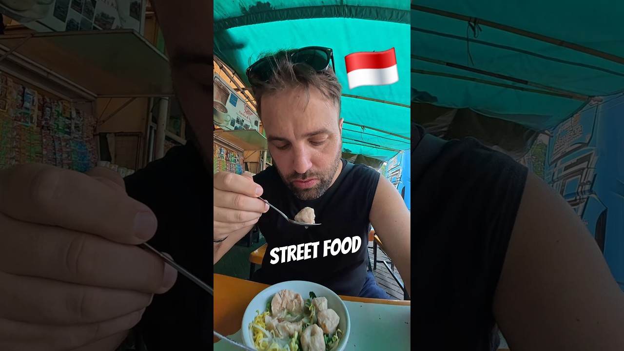 $0.84 street food in Indonesia 🇮🇩 Bakso