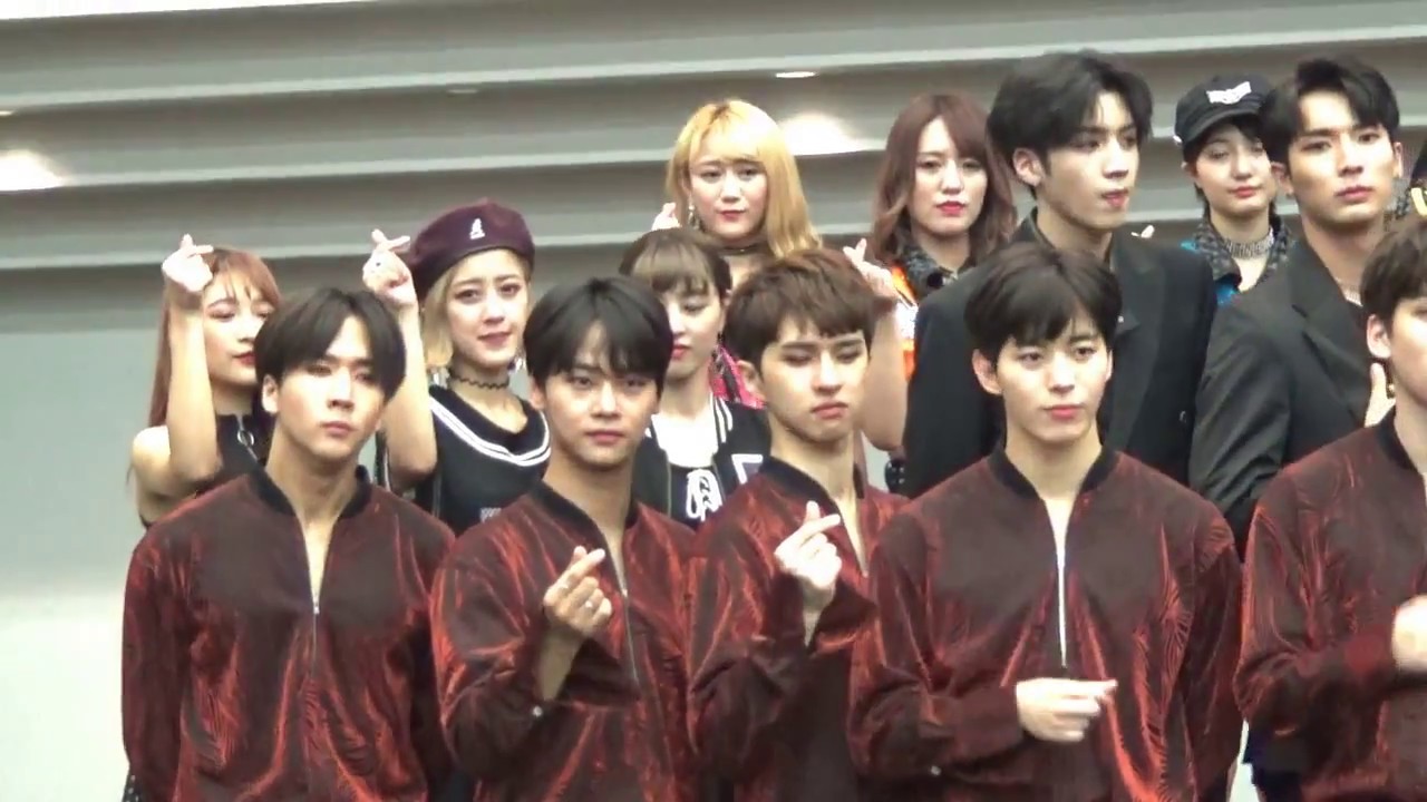 VIXX、NCT、PENTAGONら登壇「10th Anniversary KMF2017」記者会見