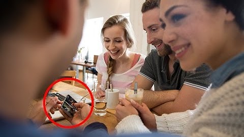 How your cellphone is silently disrupting your social life