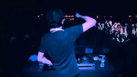 Dillon Francis & Kill the Noise - Dill The Noise