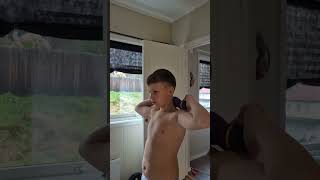 1 серия Я занимаюсь спортом у меня красивая спина ви напишете мне коментари
