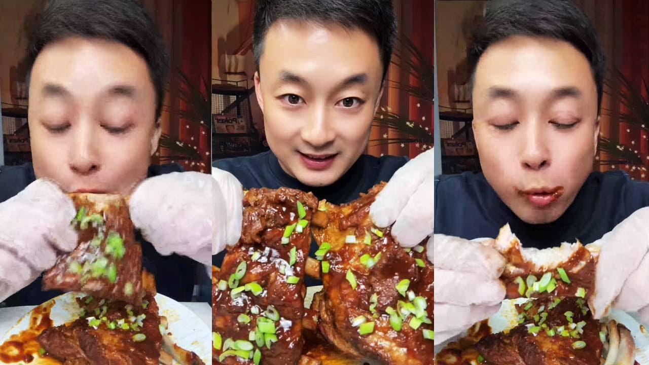 Slurping up some pork ribs #This is so delicious!