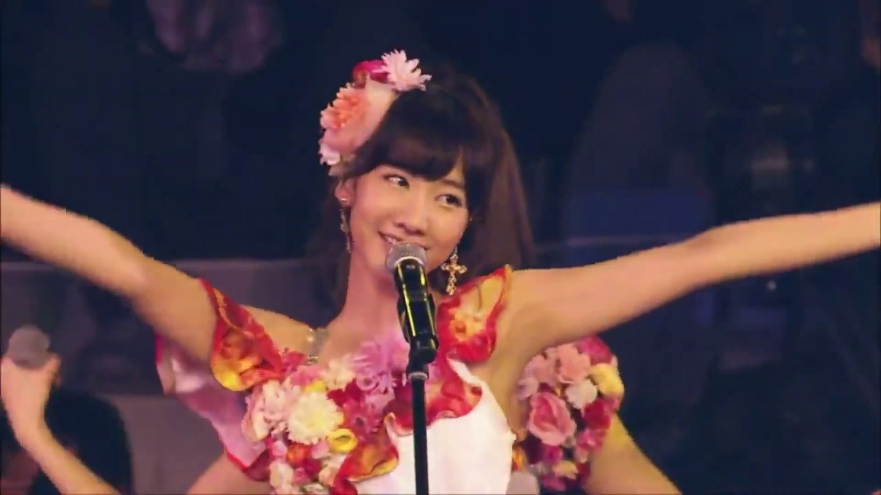 Flying Get - AKB48 LIVE at NIPPON BUDOKAN - YouTube