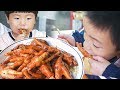 媳婦買一袋雞爪，調料少做法簡單，3個孩子吃得好香 | Braised chicken feet, children eat delicious