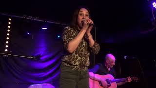 Video thumbnail of "Echobelly - Great Things live in Edinburgh"