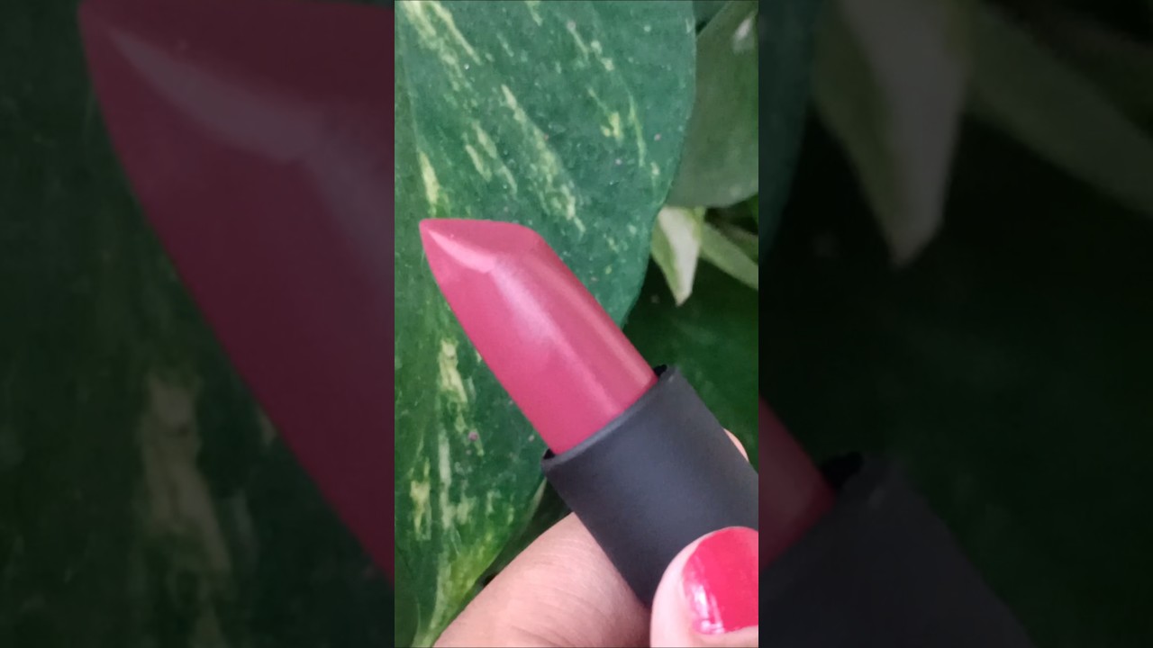 💄 Matte berry blast