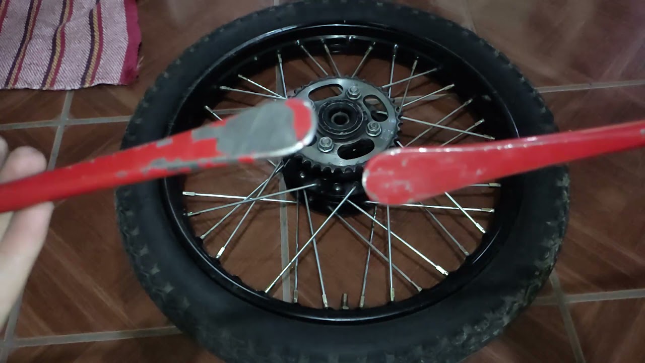 COMO QUITAR LLANTA TRASERA de MOTO | CAMBIAR LLANTA | DIANAID
