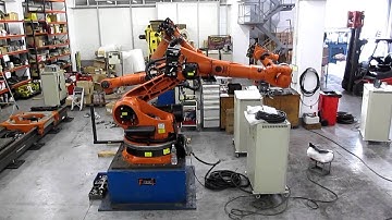 KUKA KR 210 industrial robot in www.eurobots.net