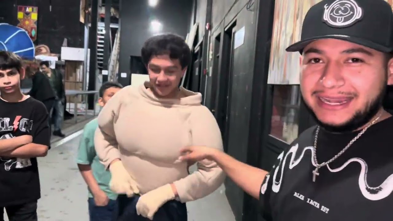 CORI SE VISTIÓ CON BOTARGA Y NADIE LO DESCUBRIÓ EN SHOW DE TEPIC  