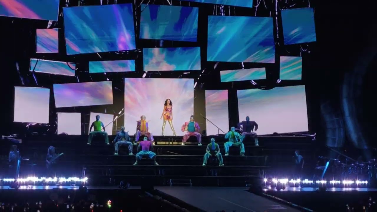 Daisies/LIFETIMES - Katy Perry en Chile Lifetimes Tour 