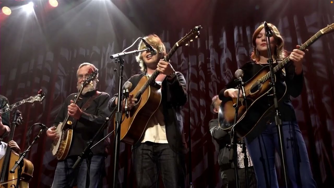 Bela Fleck: My Bluegrass Heart - Sierra Hull, Molly Tuttle, Billy Strings, Michael Cleveland