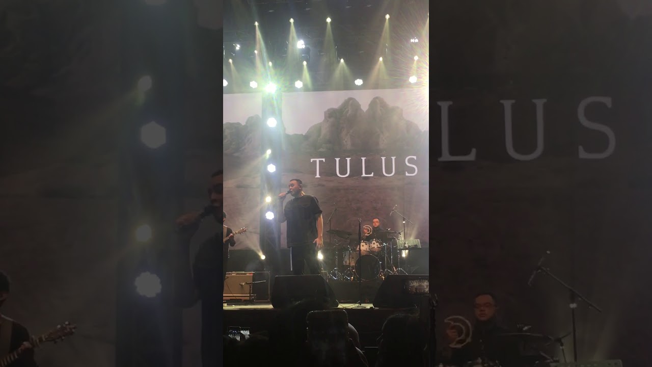 tulus monokrom meranoia festival 2019 youtube tulus monokrom meranoia festival 2019 youtube