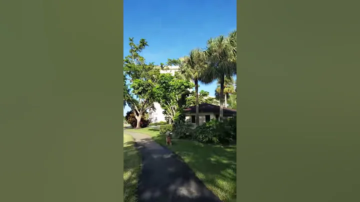 Great day to buy a condo in beautiful Palm Aire co...
