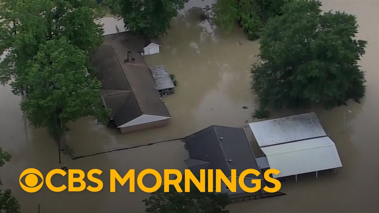 Hundreds rescued after severe flooding in southeast Texas - YouTube