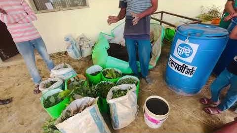 Dasparni Ark preparation training to farmers @ srishti Organic farm Kalwari M.P.