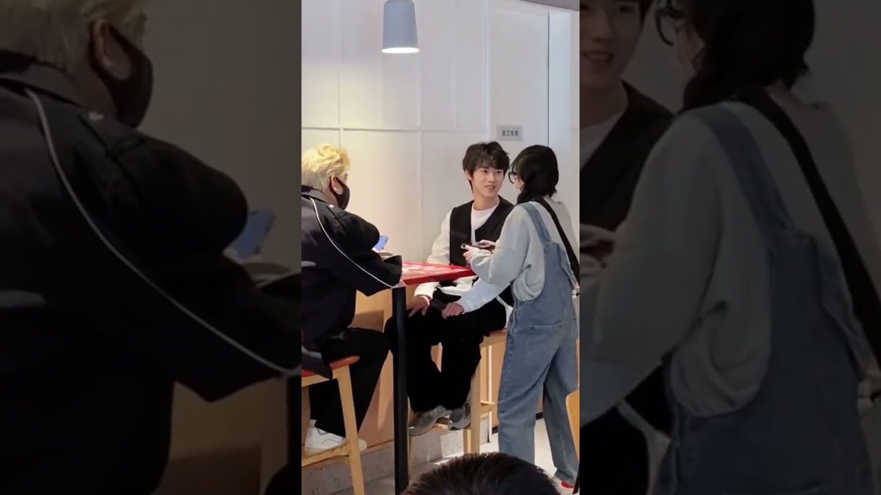 When you meet a handsome guy in a restaurant... 