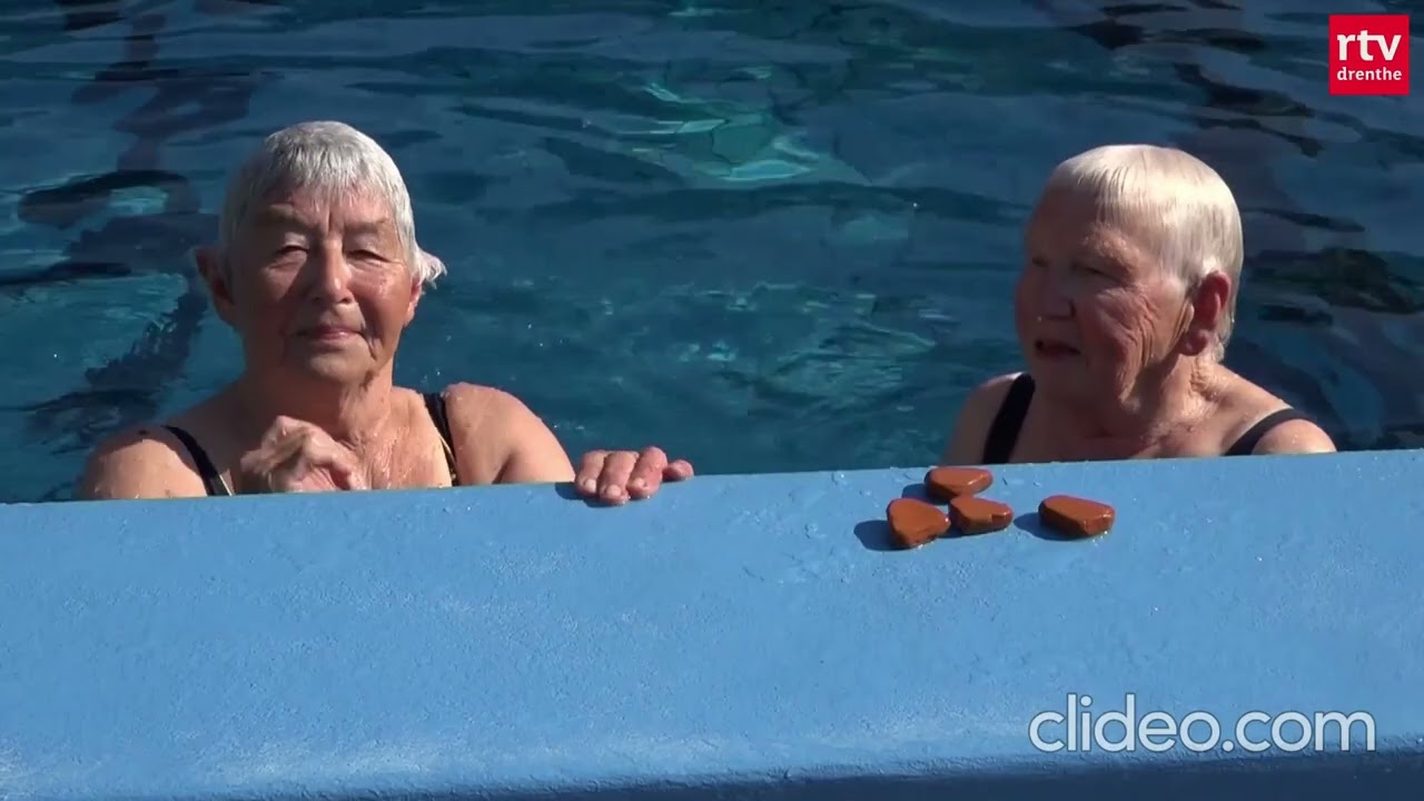 Omas gehen schwimmen 