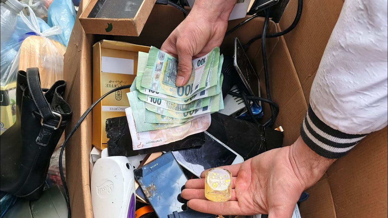 I Found a Fortune in🤔💰 the Trash! (Unbelievable) 