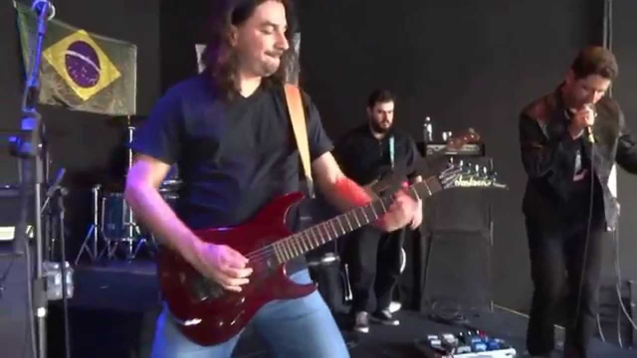 Guarda Luis Curinga Tocando-Bark At The Moon-Ozzy Osbourne su YouTube Guarda Luis Curinga Tocando-Bark At The Moon-Ozzy Osbourne su YouTube