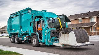 Peterbilt 320  Wittke Starlight Garbage Truck w/ The CurottoCan