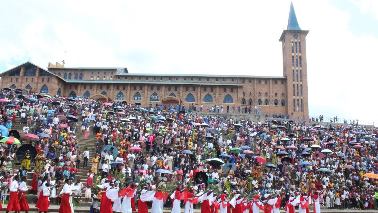 Yubile y'imyaka 50 ya Diyosezi ya Ruhengeri n'imyaka 25  Myr Vincent Harolimana ahawe Ubupadiri III