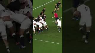 What a dummy from Ben Youngs, even the camera man went the wrong way #skill