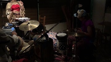 Demonstrating acoustic pickup MSP / karimba & KORG KAOSS PAD