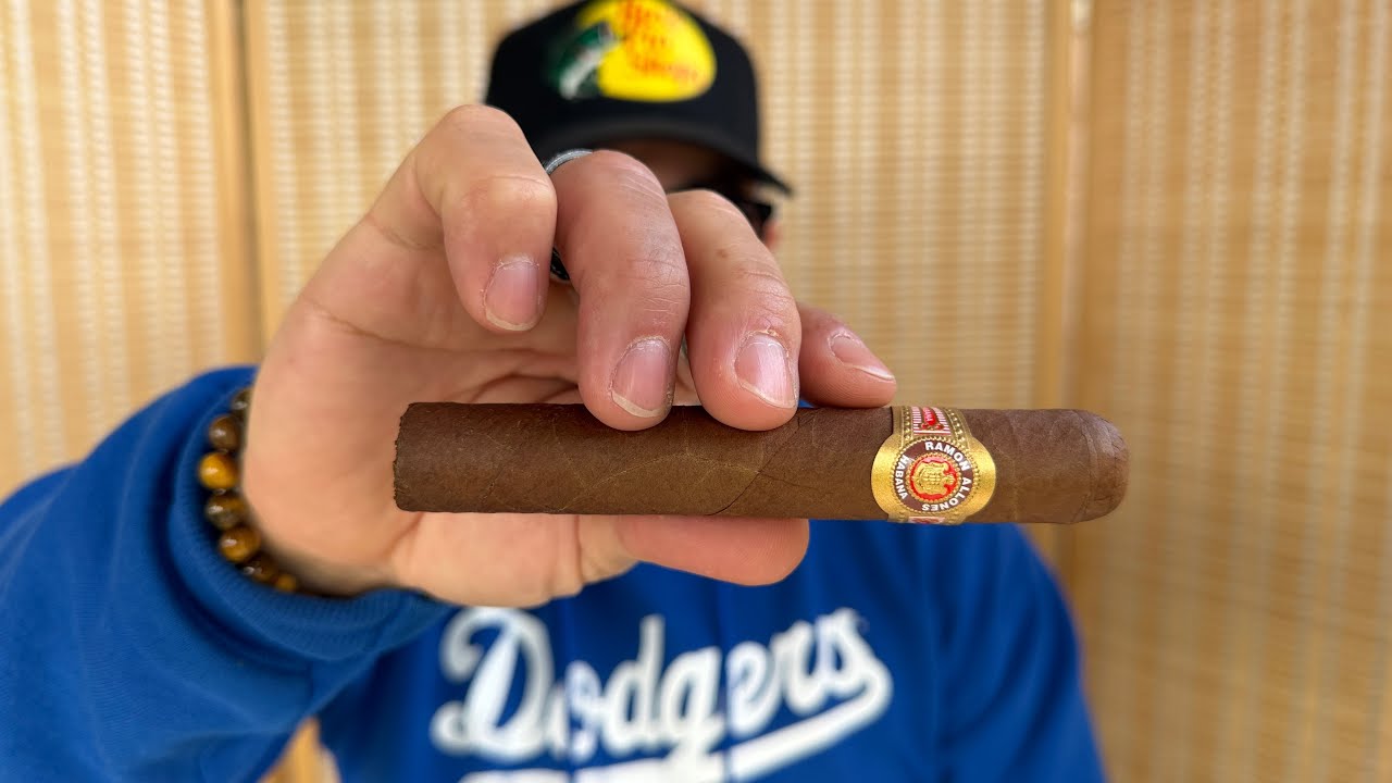 RAMON ALLONES SPECIALLY SELECTED CUBAN CIGAR - YouTube