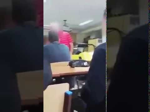 Wideo: Film Przedstawia Nauczyciela Uderzającego Ucznia W Twarz