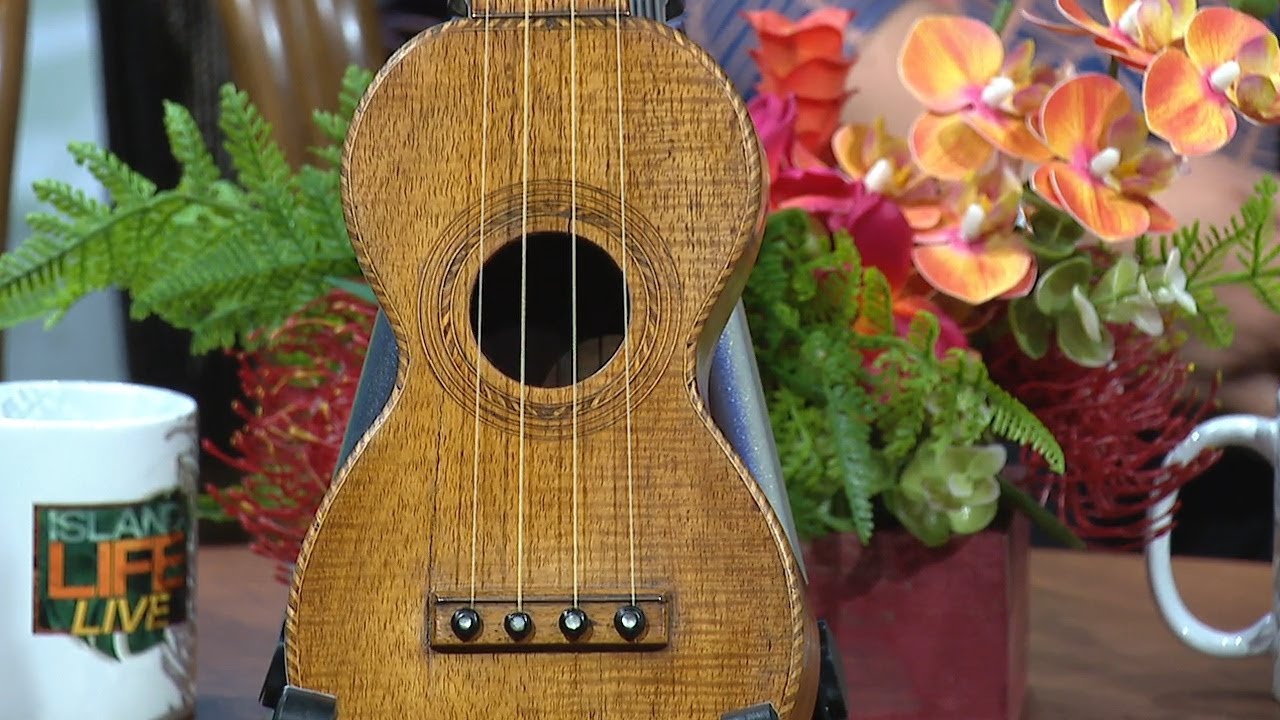 ハワイ島カイルアコナ　テスヴィレガス-ラムリー　ギターアート Experience Hawaiian History Through Rare Monarchy-Era Instruments
