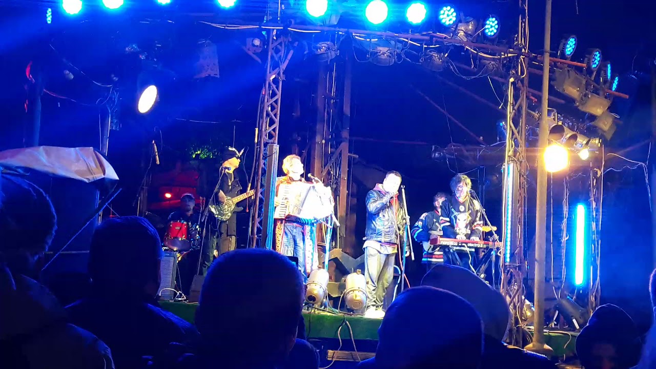 Бахыт-Компот "Карлики и женщины"