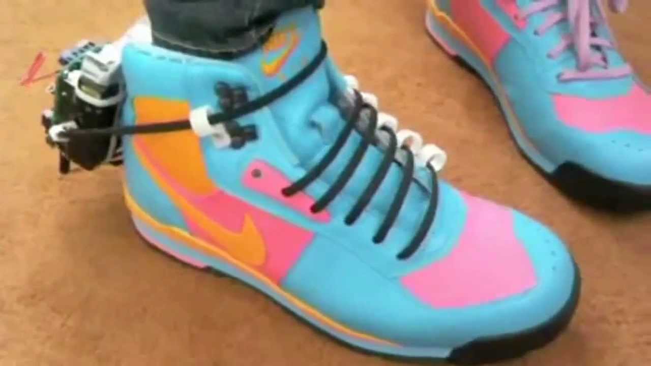 sneakers that tie themselves