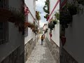 باريوس دي لا فيا هو حي في غاية الروعة داخل قرية قابرة الأندلسية مزين و مزخرف بطريقة القرى الاسبانية