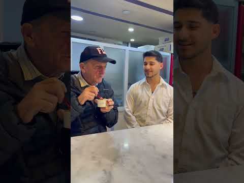 Hatay Reyhanlı‘da nefis bir sunum irmik helvası içerisine saklanmış dondurma yer fıstığı ve tahinl￼￼