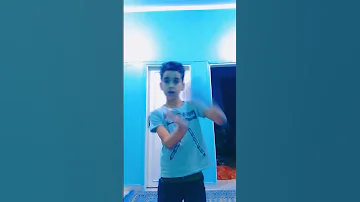 اغنيه اللي شوفه مش بتاعتك ملامح في وشه خلي الناس تشم نفس عليه 