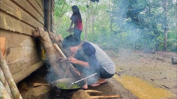 Gadis Dayak || Kehidupan Kami Suku Dayak, Masak Pakai Tungku Kayu Bakar