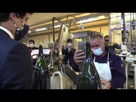 Video: French Punch Na May Pinya At Champagne