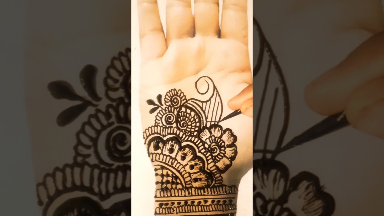 gorgeous mehndi design ✨️✨️|modern front hand mehandi design|#simplemehndidesign#shorts