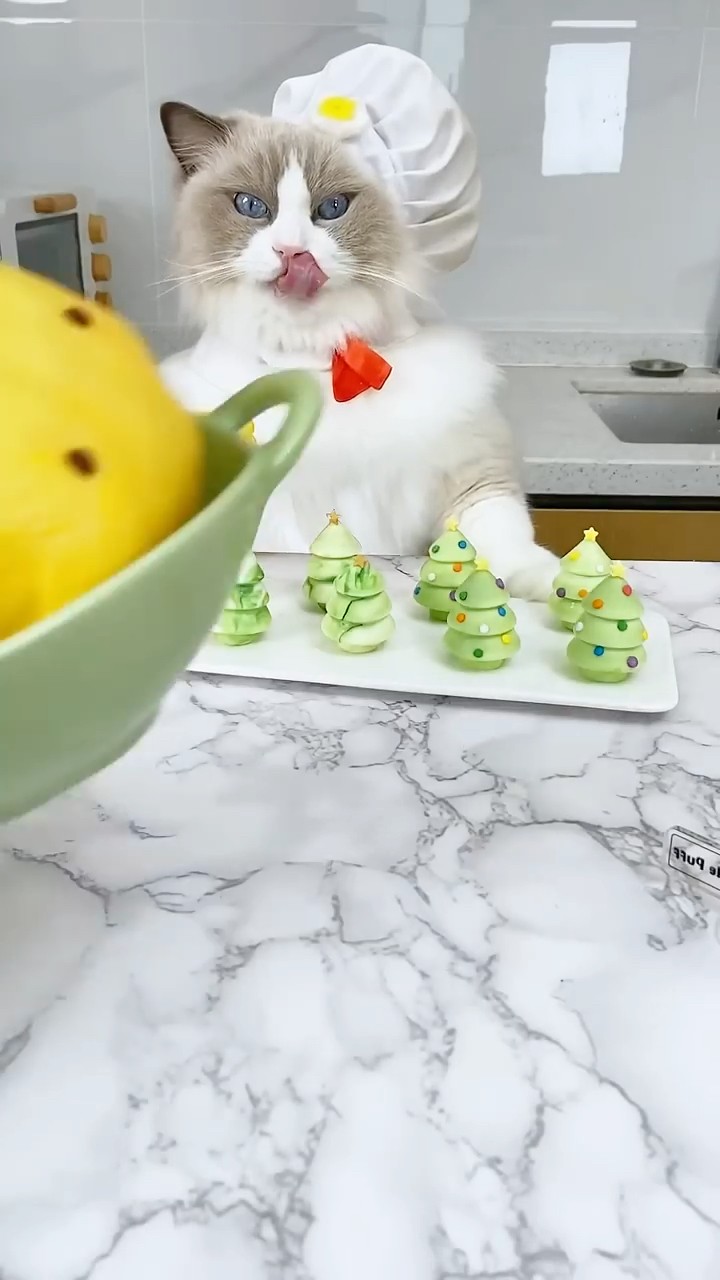 ?✨ Puff is saving Christmas again with his incredible baking skills! #PuffTheBaker #thatlittlepuff